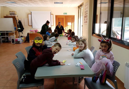 O Concello de Frades organiza do 15 ao 17 de abril un campamento de conciliación gratuíto para nenos e nenas de 4 a 12 anos
